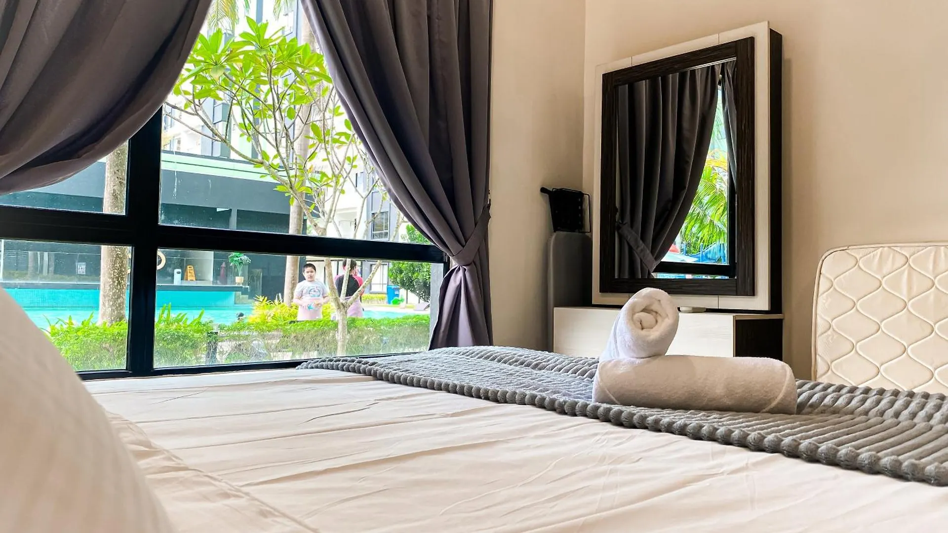 Apartment Groundfloor Poolside Manhattan Ipoh Free Netflix&Carpark Malaysia