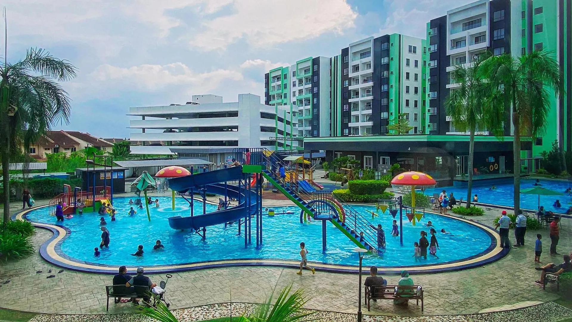 Groundfloor Poolside Manhattan Ipoh Free Netflix&Carpark Malaysia